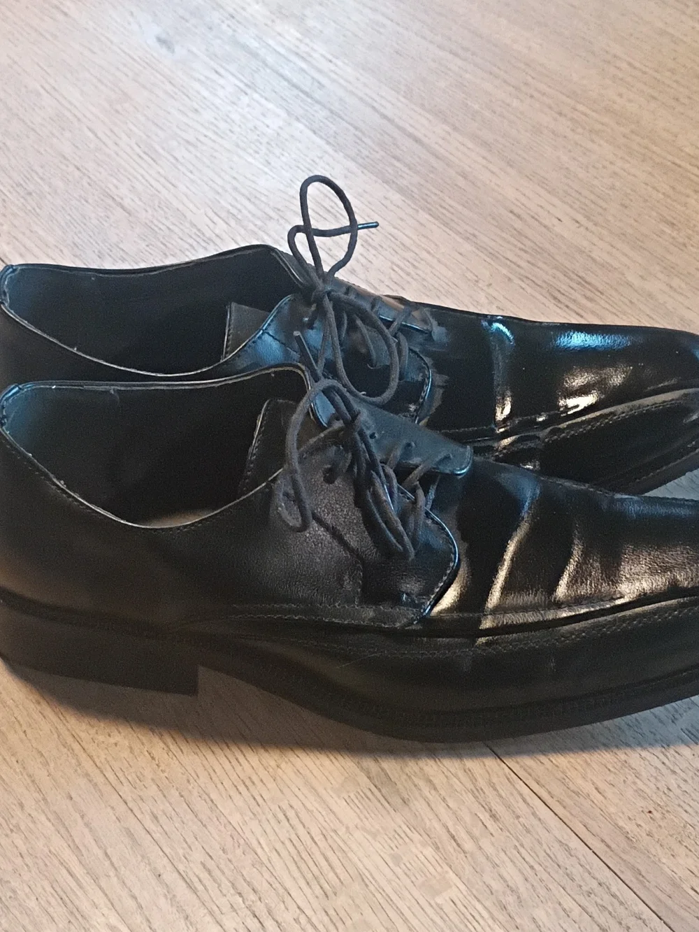 Men's Black Lace-Up Derby Shoes - Polished Dress Oxfords